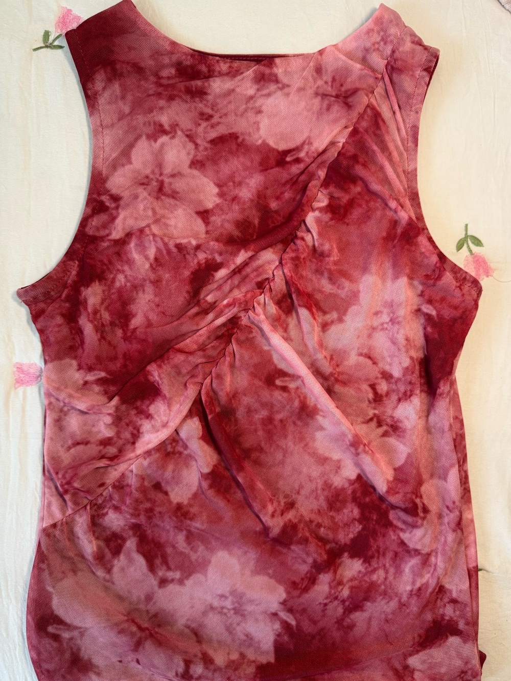 Sleeveless Ruffle Front Women's Top - Rose Floral
